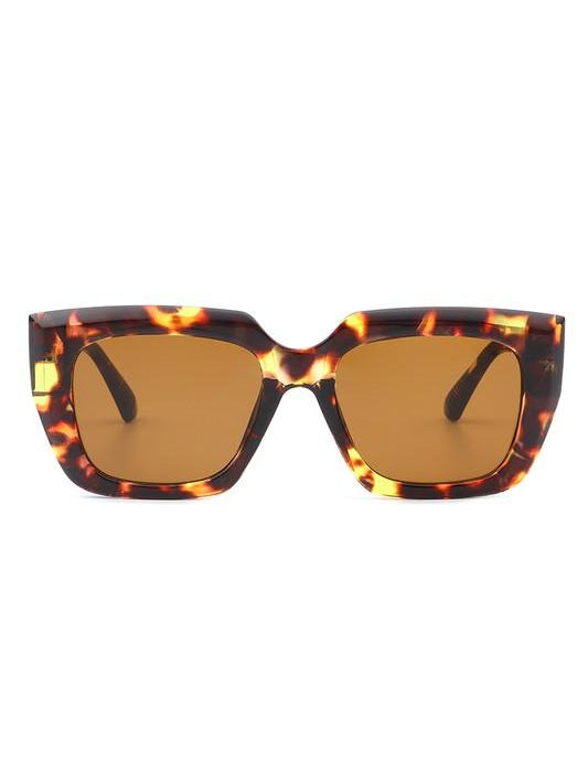 Square Retro Oversize Flat Cat Eye Sunglasses. Tortoise Color .  Tortoise Color thick frames. 