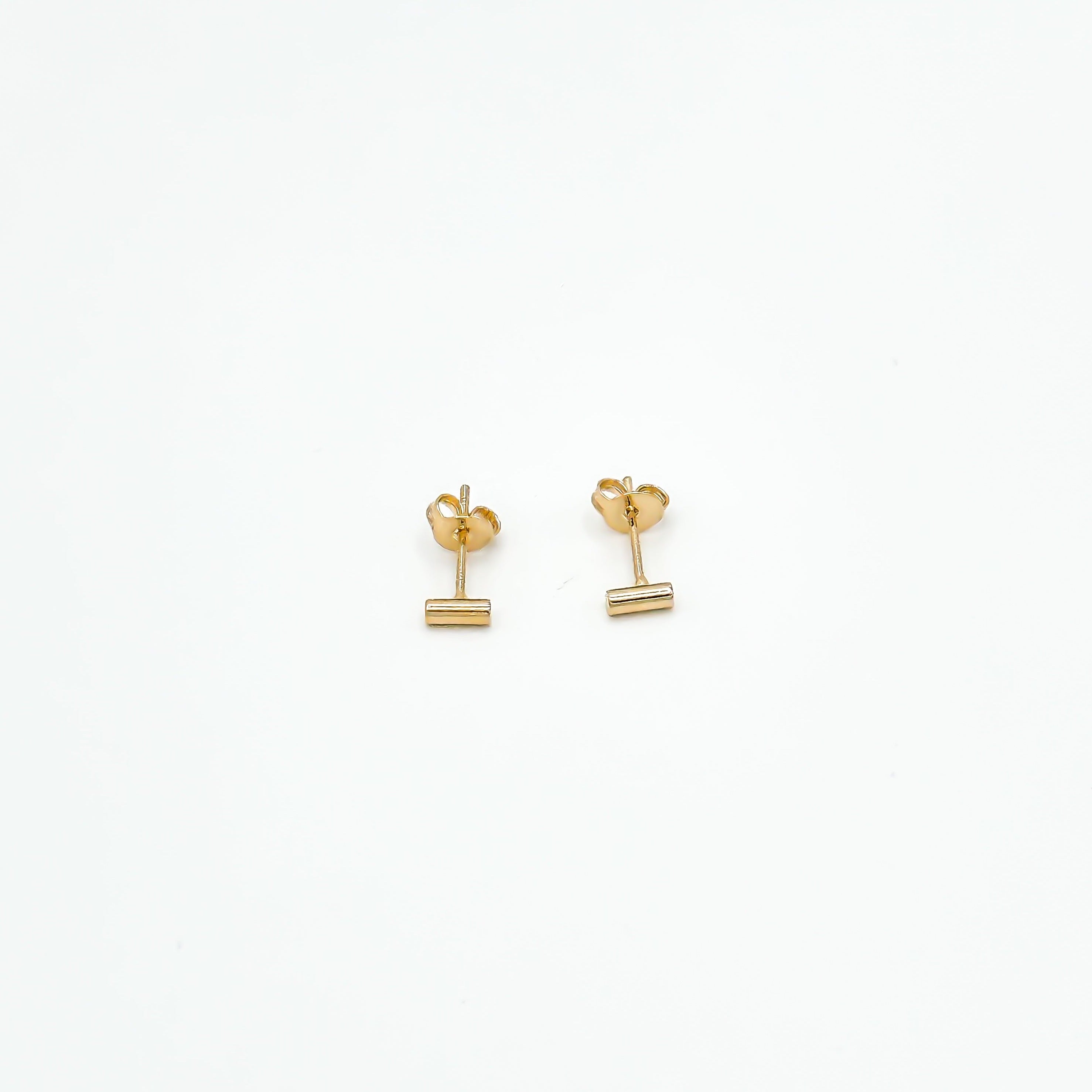 Arlo Bar Stud Earring | 2 sizes