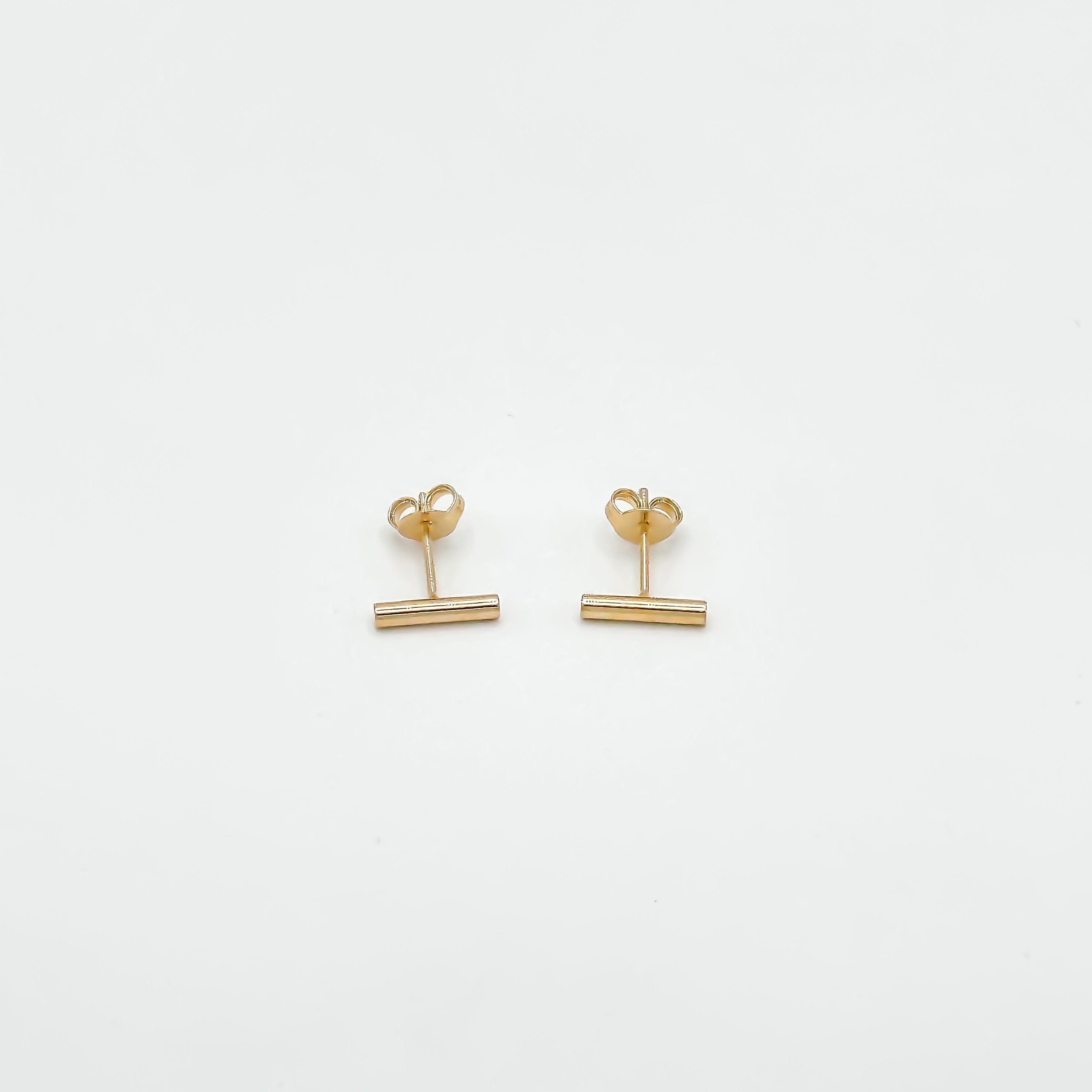 Arlo Bar Stud Earring | 2 sizes