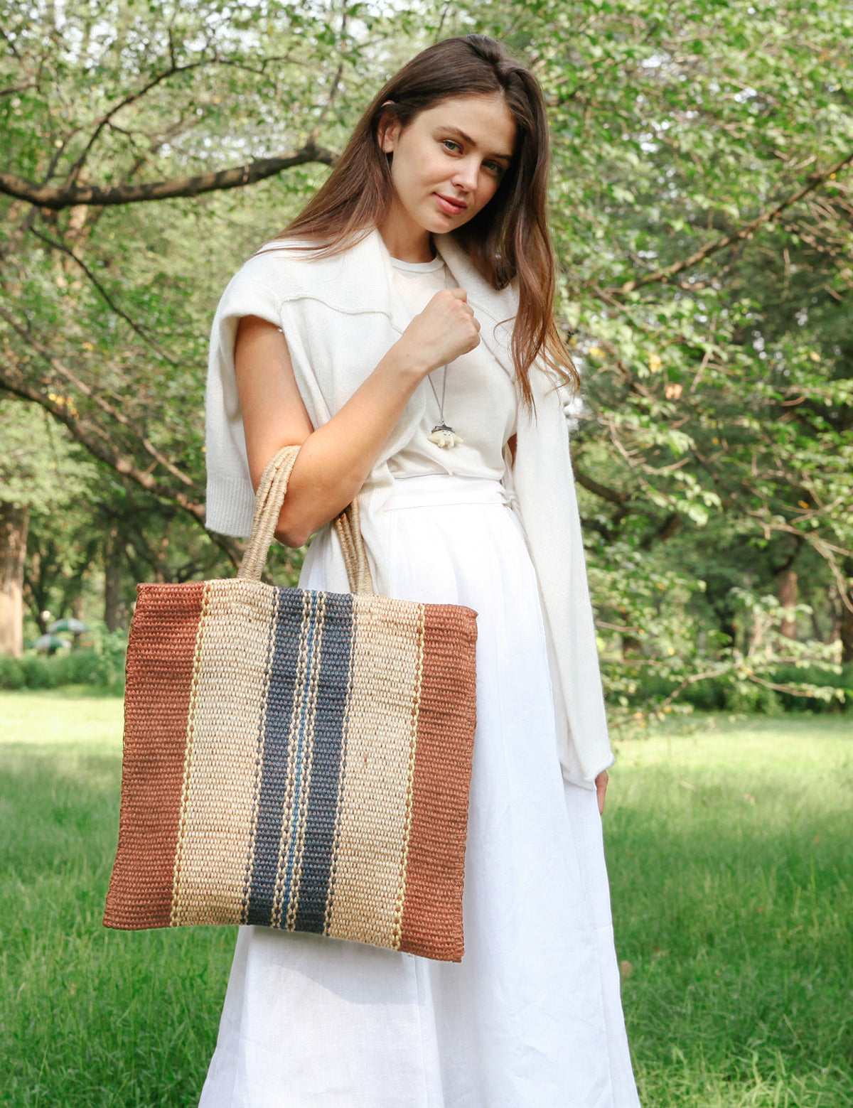  Handle drop 7". 100% Handwoven Jute Fabric. Color Natural, Brown and Multicolor. Handmade. Sustainable. Jute Tote bag.