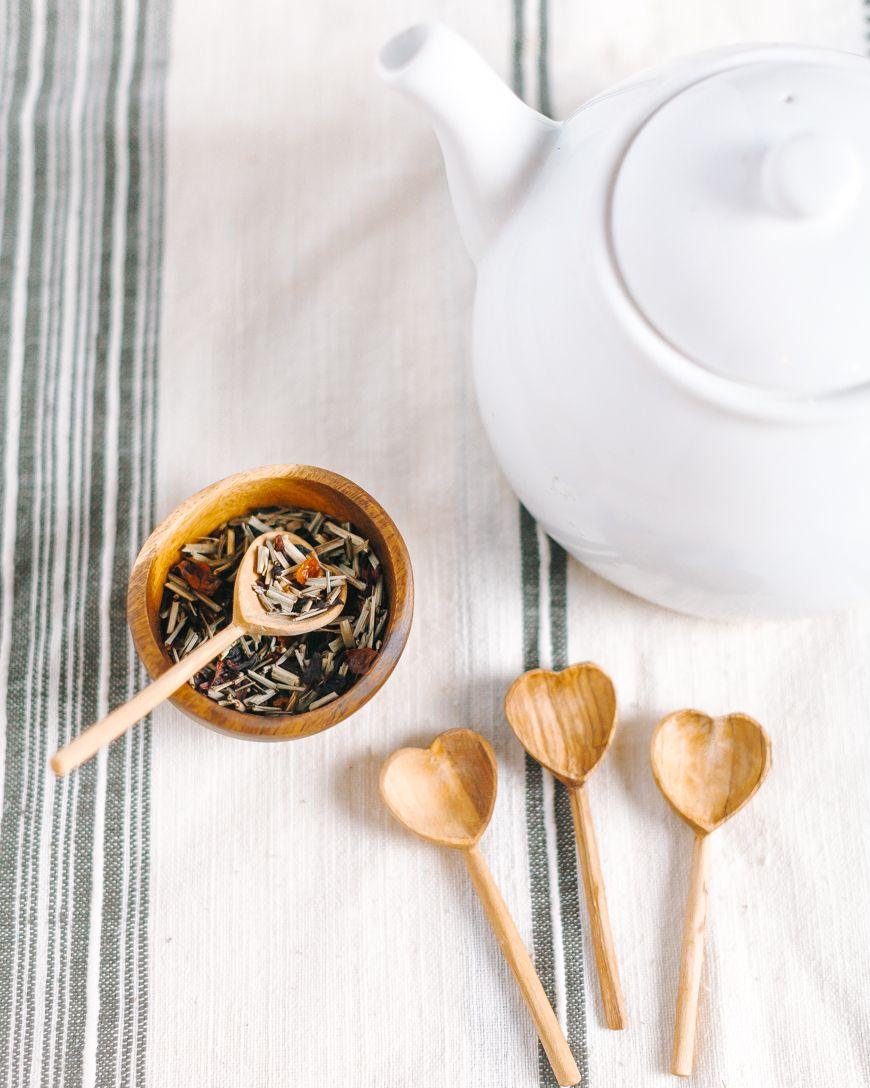 Olive Wood Heart Teaspoon Pair - Sunday Golden